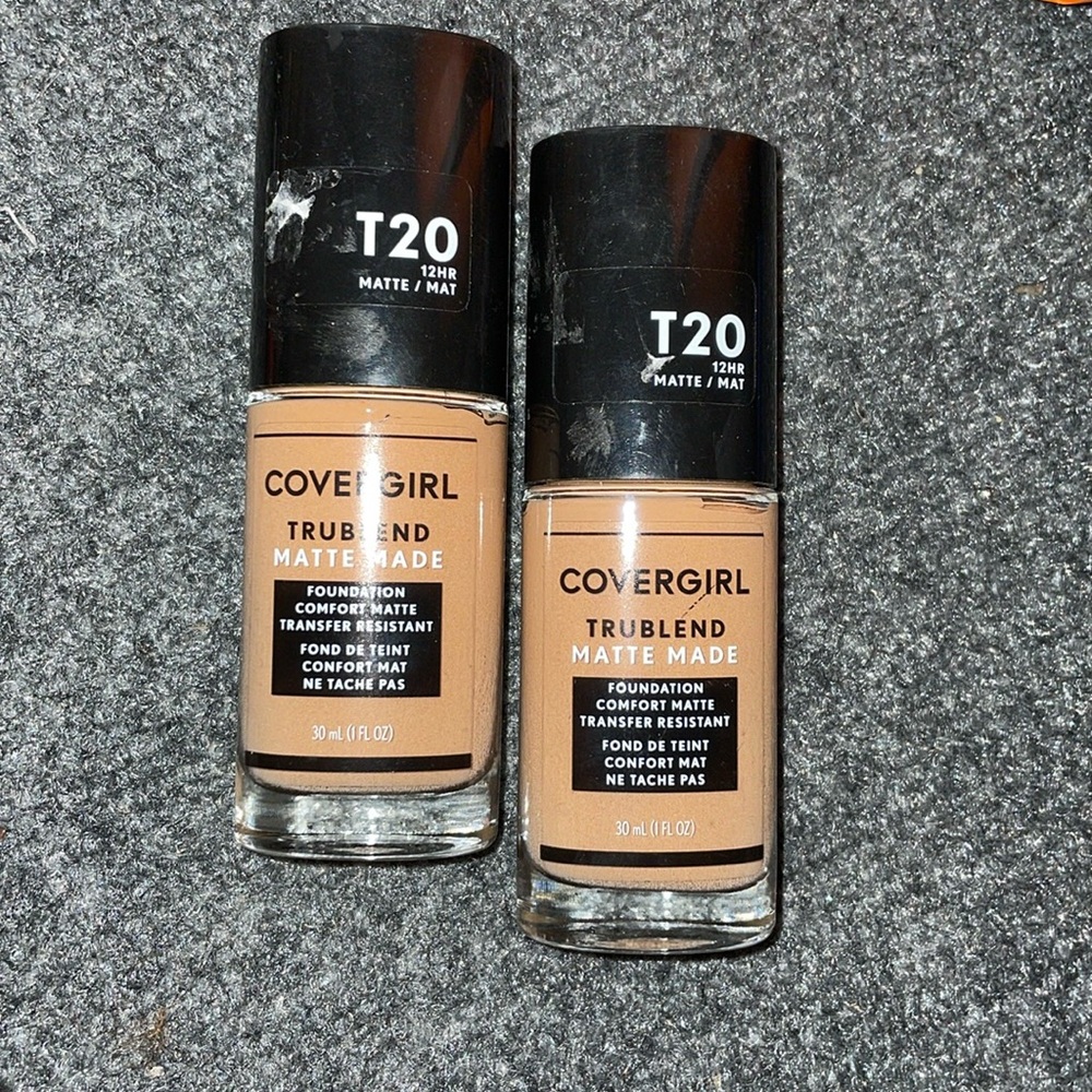 (2) NEW covergirl true blend matte made foundation (T20 soft honey)